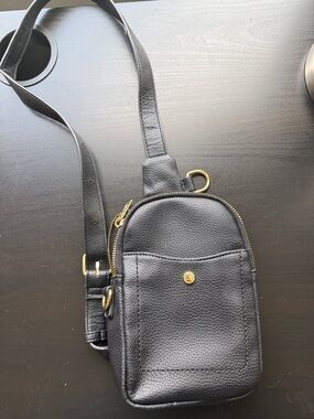 Steve Madden Black Pebbled Leather Crossbody Pouch with Gold Hardware